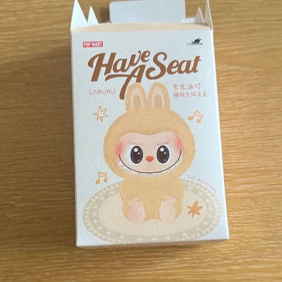 Pop Mart Labubu - Picture 2 of 3